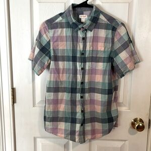 Short sleeve button-down